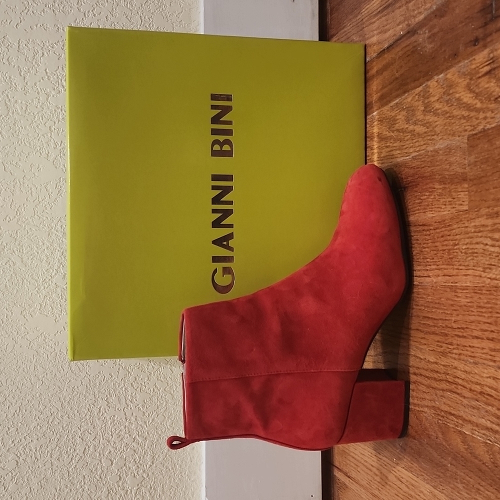 RED Suede Gianni Bini Booties